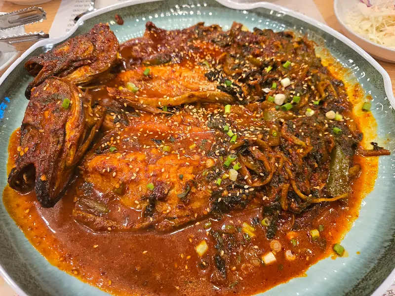 꺼먹지 명태조림 메인 메뉴