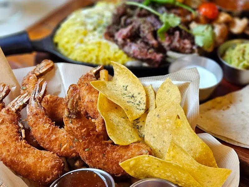 푸짐한 파히타 세트의 다양한 구성