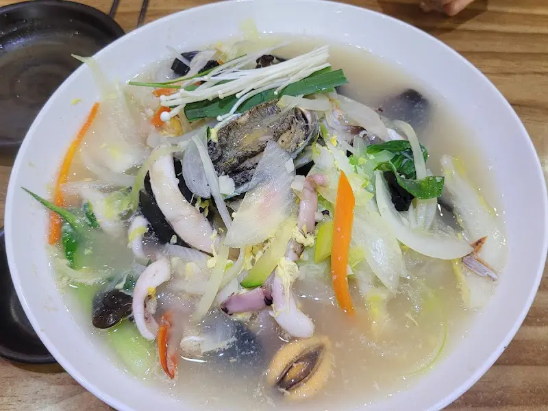 전복이 통째로 올라간 짬뽕