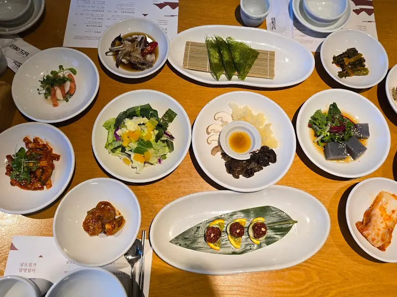 남도예담의 한 상 차림 항공샷