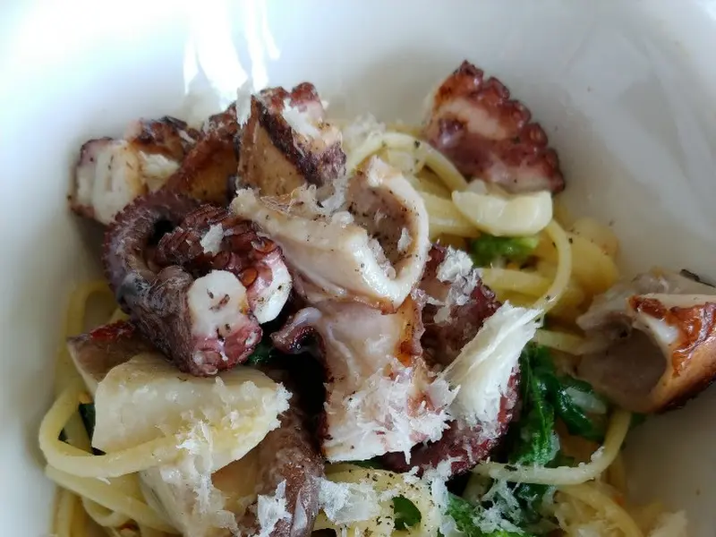 관자와 새우가 듬뿍 들어간 오일 파스타