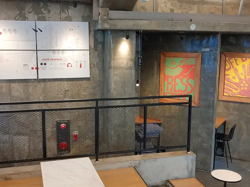 카페 내부 인테리어