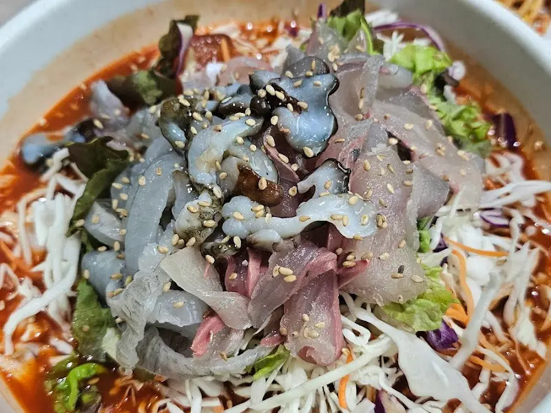 물회에 듬뿍 들어간 해삼