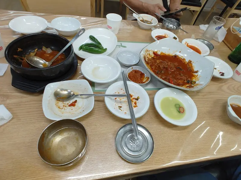 식사를 마친 후 테이블 모습