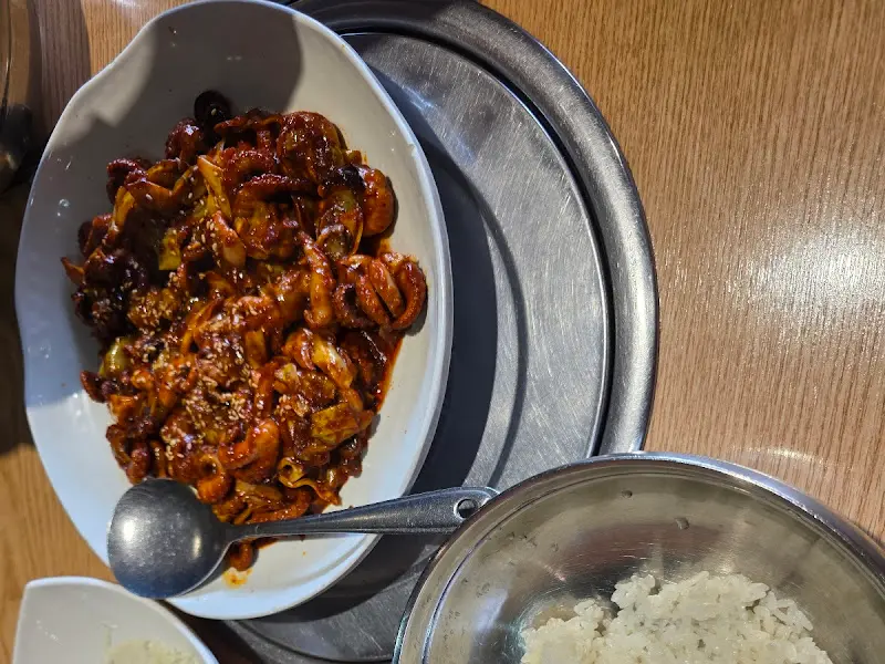 윤기가 흐르는 쭈꾸미 볶음 사진