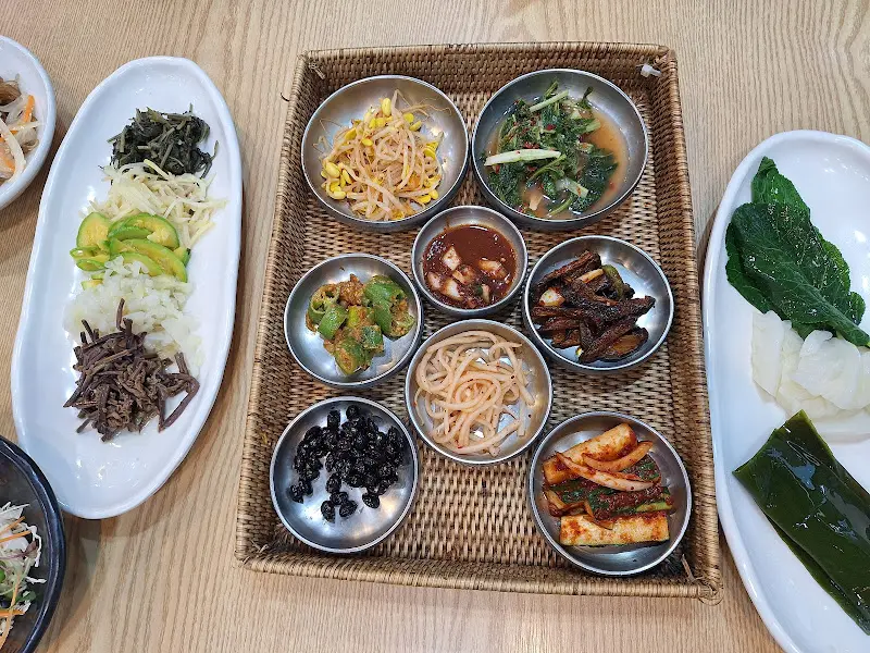 정갈하게 차려진 한 상 차림