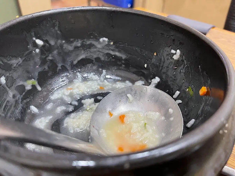 깔끔하게 비워진 죽 그릇