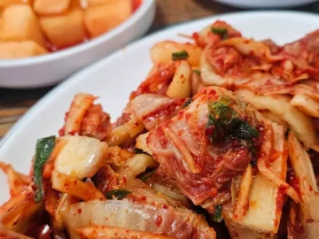 혼밥러의 성지, 수원에서 맛보는 깊고 진한 한양설렁탕의 감동적인 맛!