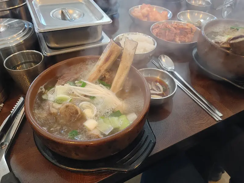 안성집의 푸짐한 한 상 차림