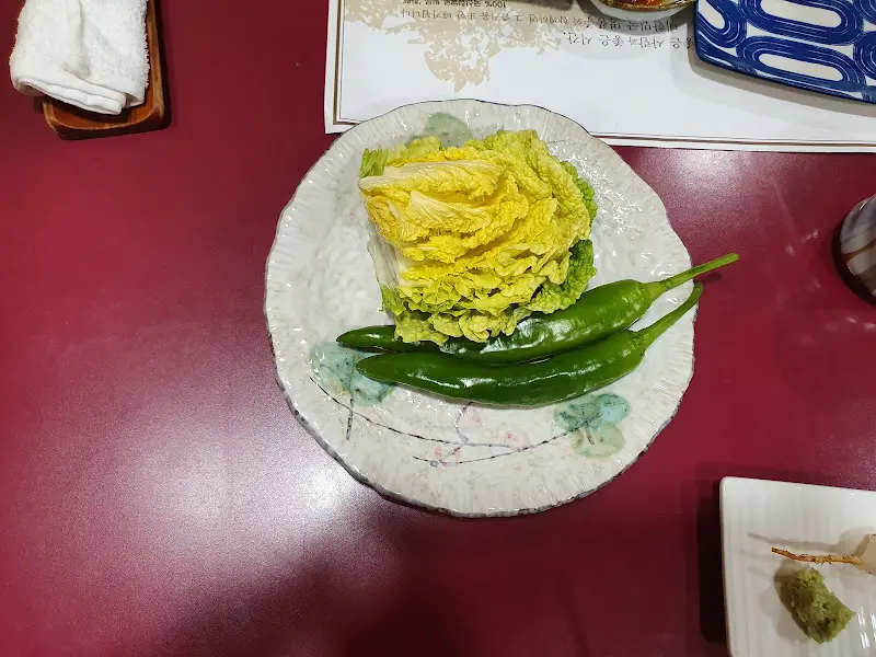 정갈하게 담겨 나온 채소