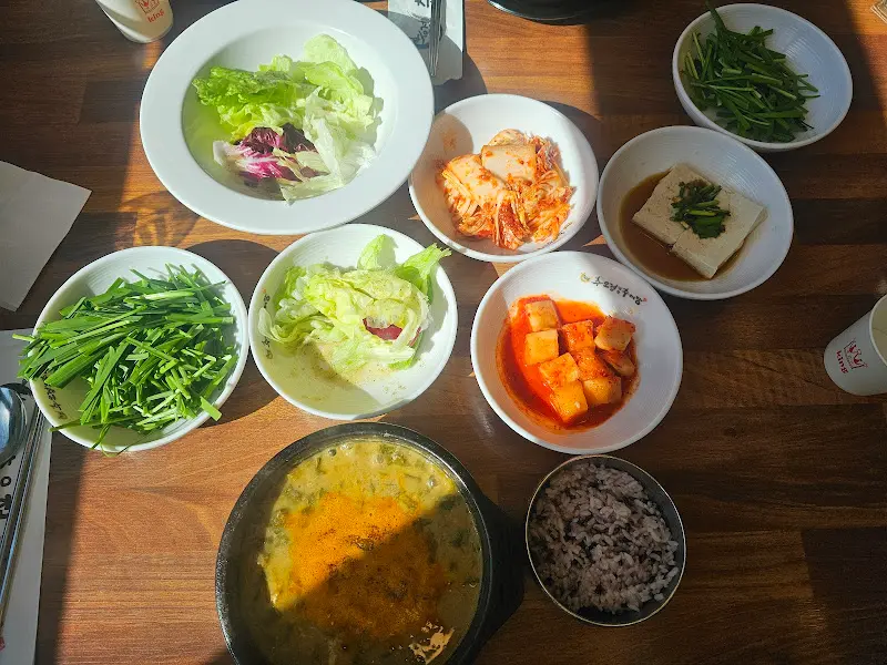 다양한 밑반찬 클로즈업 샷