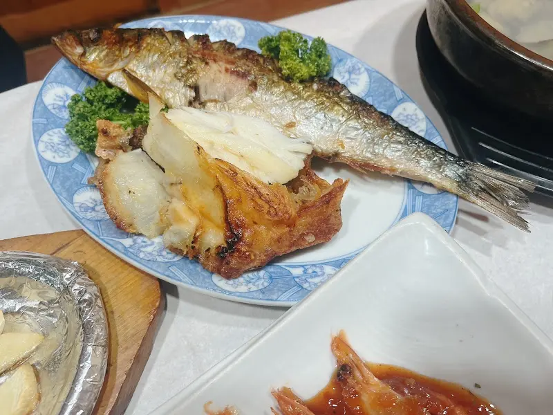 윤기가 흐르는 메로구이