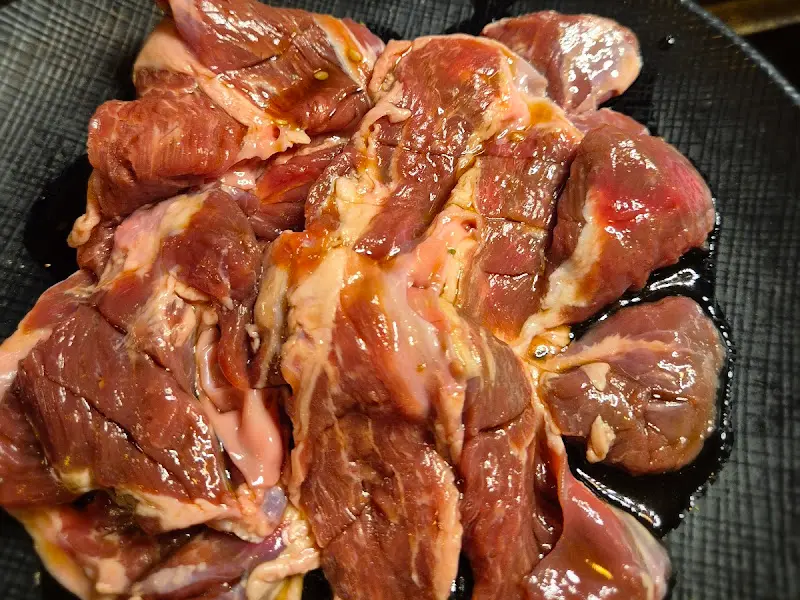 양념에 버무려진 닭목살