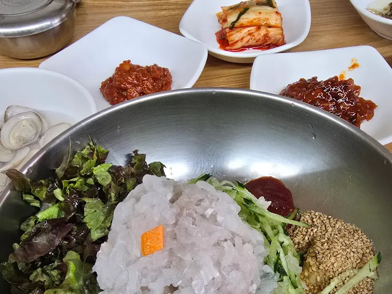 푸짐한 물회 한 상