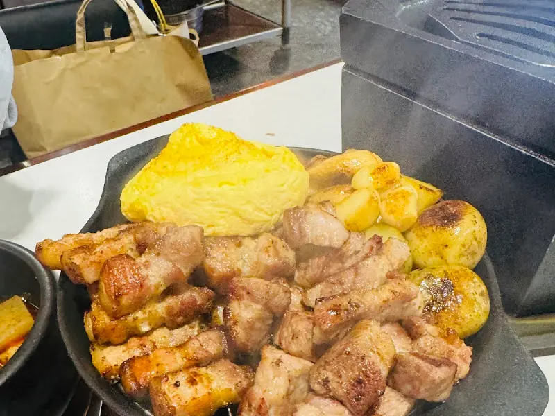 계란말이와 구운 야채, 고기