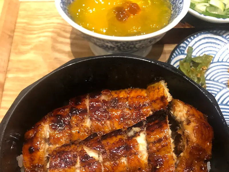 한 상 가득 차려진 히츠마부시 정식