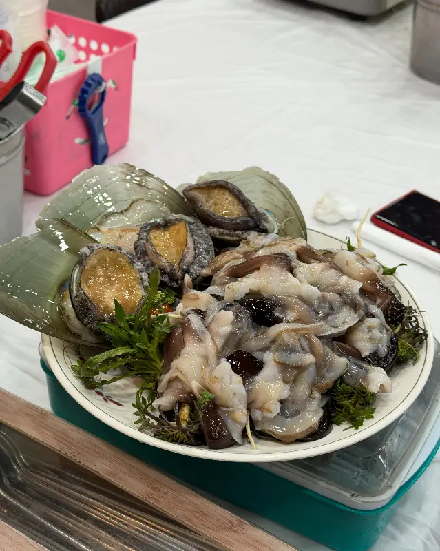 싱싱한 새조개와 쭈꾸미