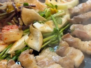홍대에서 발견한 인생 삼겹살! 솥뚜껑에 구워먹는 오복미나리, 여기 진짜 찐 맛집이다