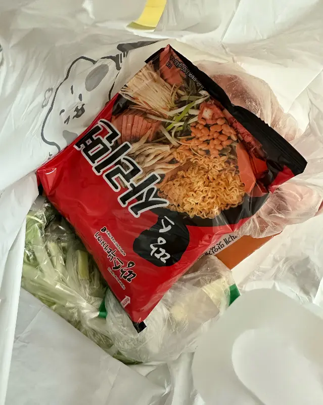 포장된 부대찌개 재료