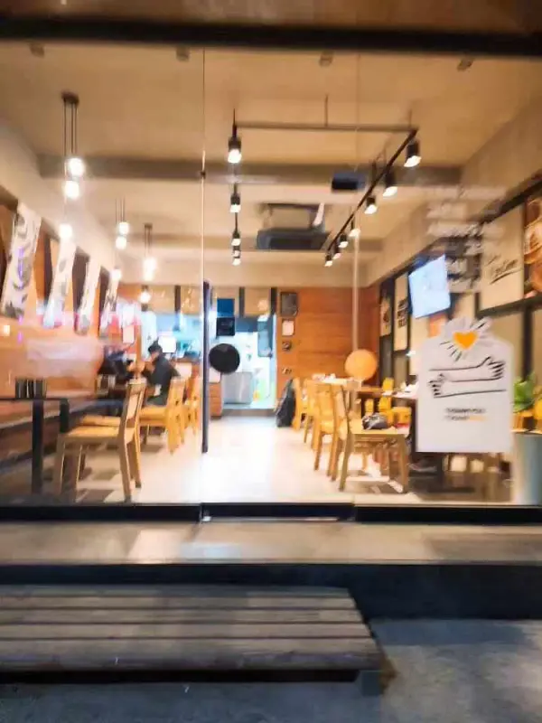 교촌치킨 보은점 내부