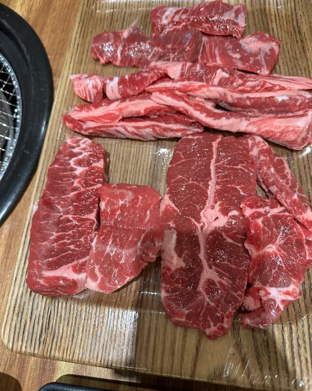 마블링이 살아있는 '소 한판 세트'