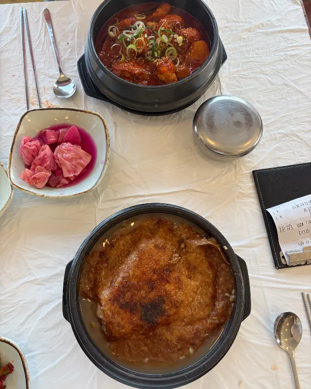 누룽지 삼계탕과 솥도리탕 한 상 차림