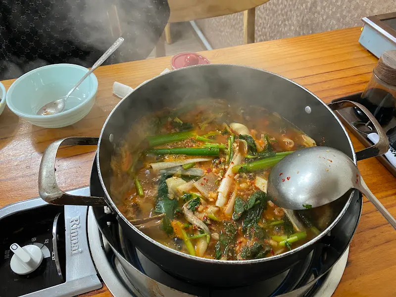 끓고 있는 매운탕