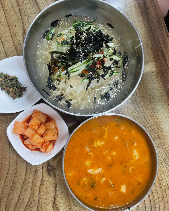 시원한 냉칼국수