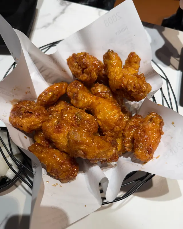 바삭하고 쫄깃한 윙봉