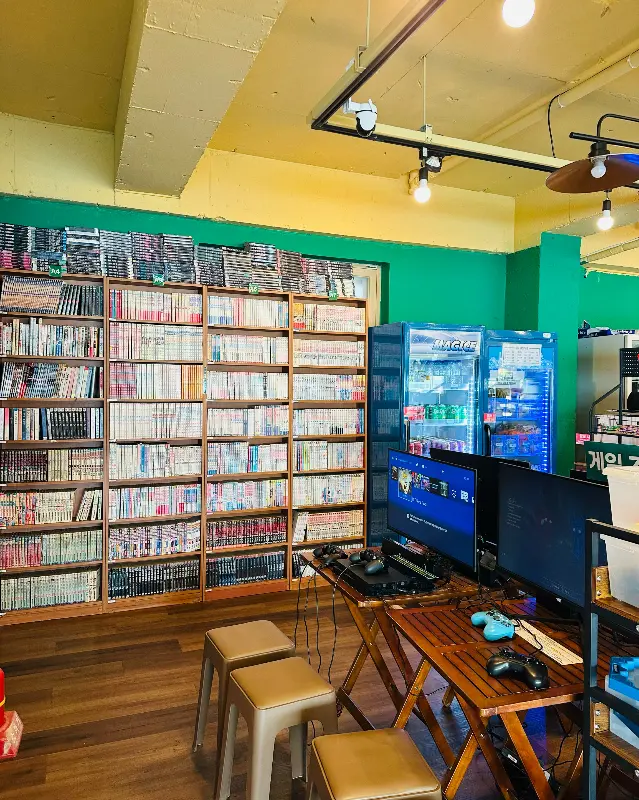 다양한 만화책과 게임기가 준비되어 있어 지루할 틈 없이 즐거운 시간을 보낼 수 있다.