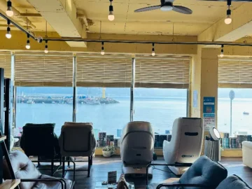 만화와 낭만이 넘실대는, 거제 일운의 오션뷰 맛집 아지트 여행