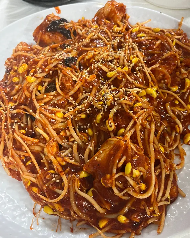 탱글탱글한 곤이가 듬뿍 들어간 아구찜