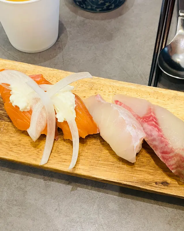 싱싱한 연어 사시미