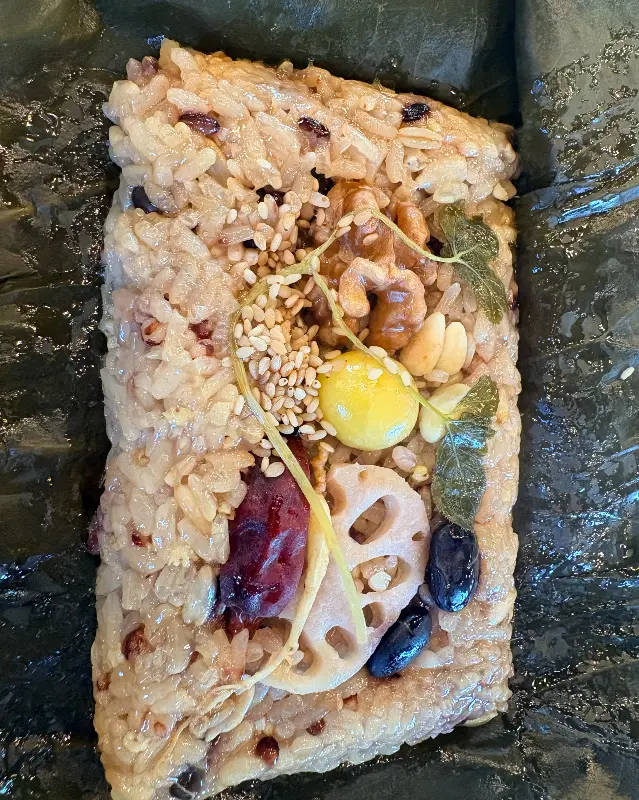 연잎밥의 찰진 모습