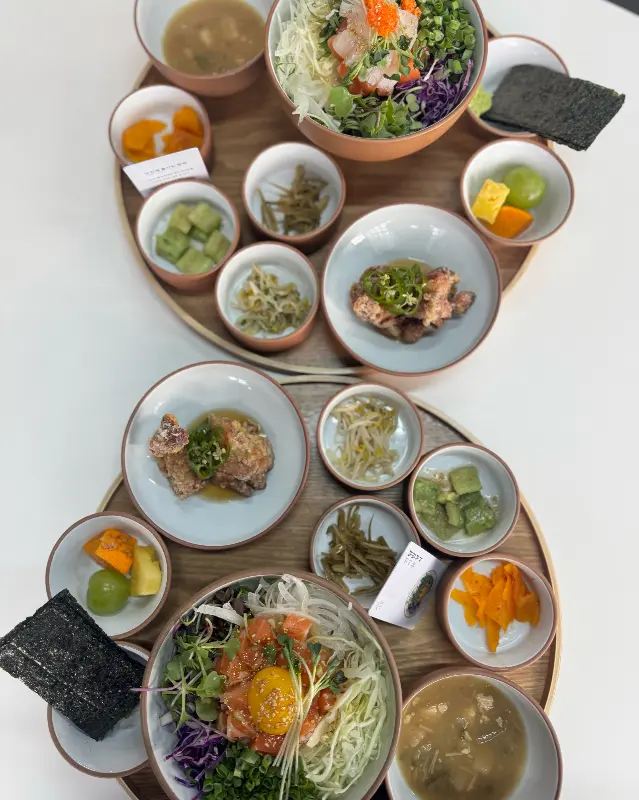 다양한 반찬과 함께 즐기는 일본 가정식