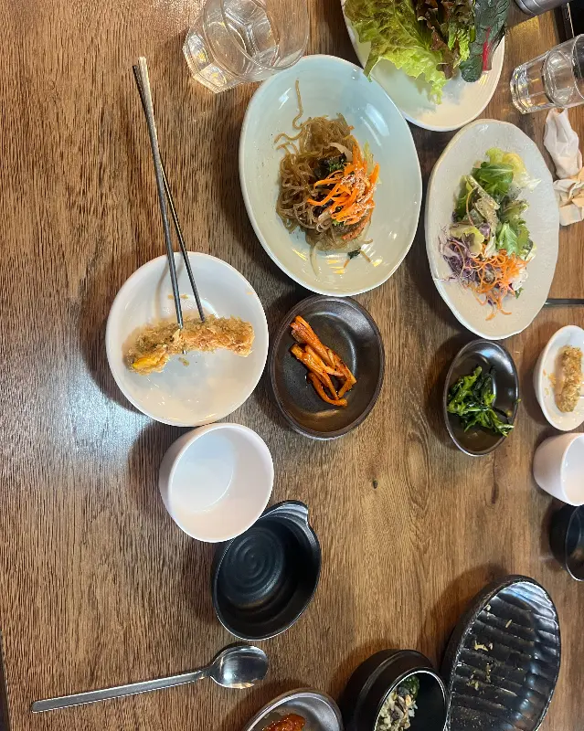 쌈 채소와 석쇠구이