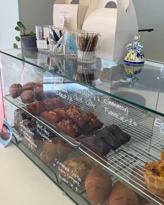 쇼케이스 안의 디저트들