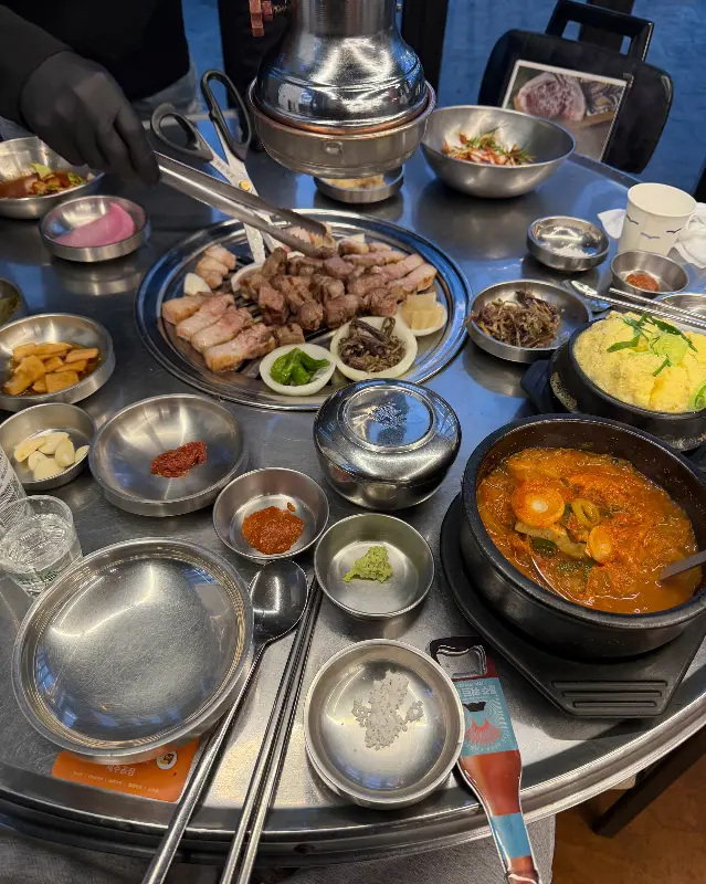 흑돼지와 고사리의 만남