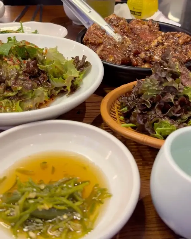 한촌설렁탕&갈비 창원상남점의 푸짐한 밑반찬