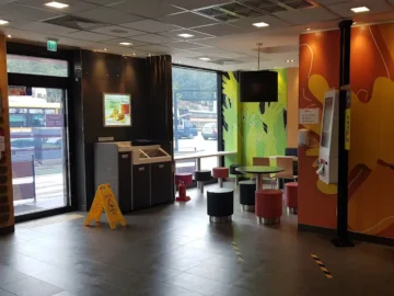 고속도로 진입 전 들르는 행복, 의왕시 오전동 맥도날드 DT점에서 맛보는 편리한 패스트푸드 맛집