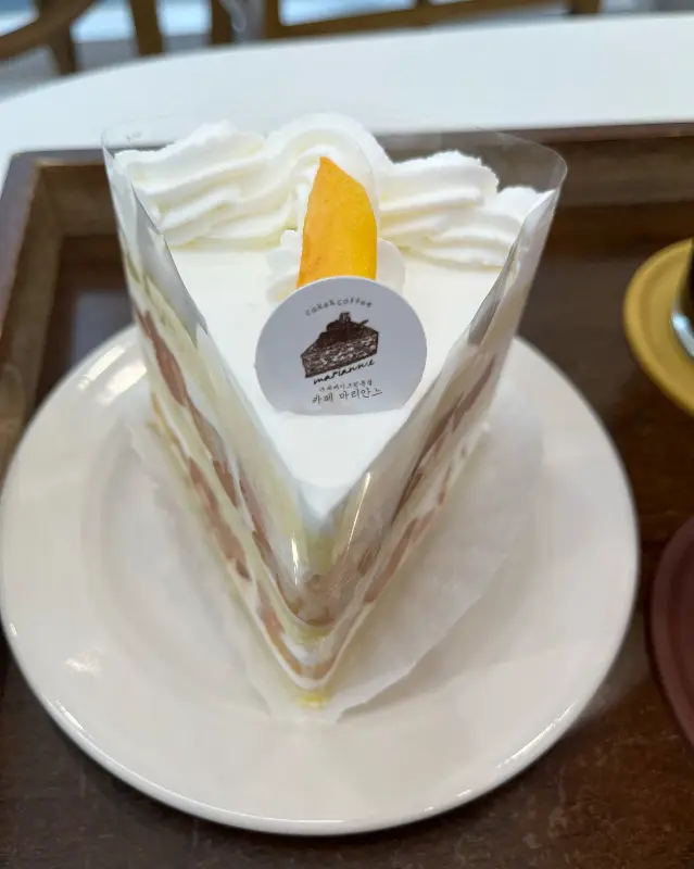 조각 케이크 단독 사진