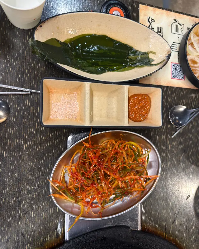 다양한 곁들임 메뉴들