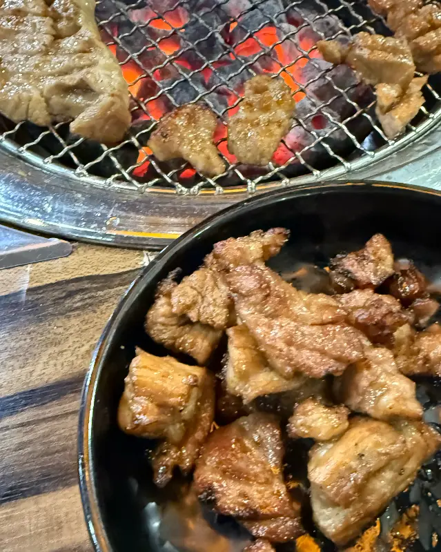 숯불에 구워 더욱 맛있는 돼지갈비