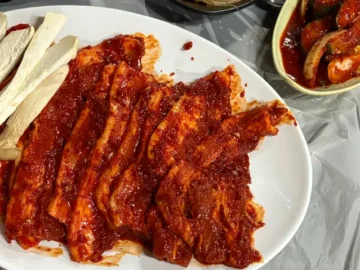 사상에서 발견한 숨겨진 보석, 고추장 삼겹살의 향연이 펼쳐지는 부산 맛집 기행