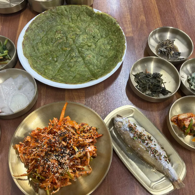 푸짐한 모꼬지 정식