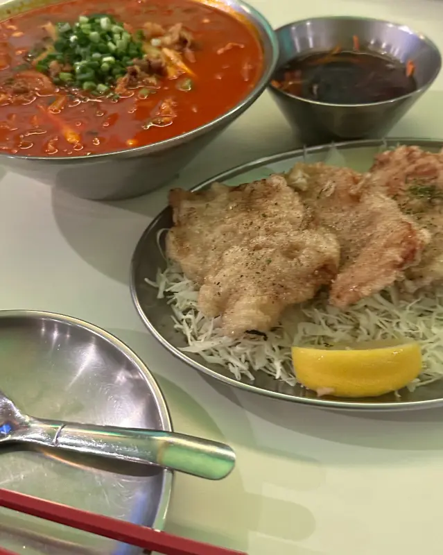 얼큰 쌀국수와 꿔바로우