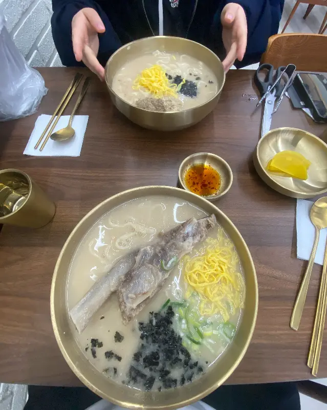 수국칼국수와 왕갈비칼국수