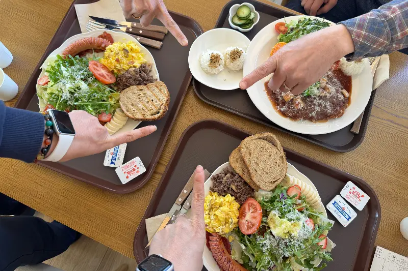 따뜻한 분위기의 내부