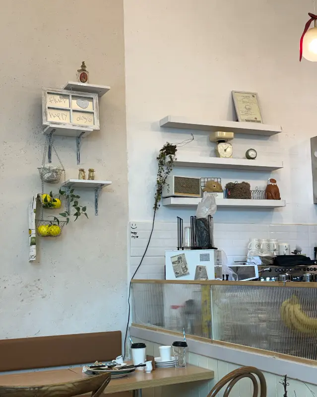 아늑한 분위기의 플루어 내부