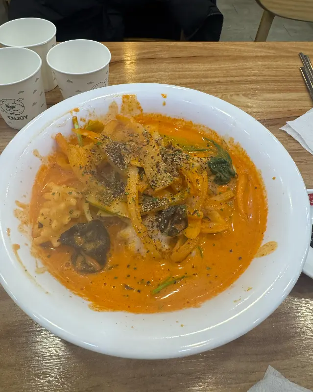 매콤한 국물이 일품인 짬뽕